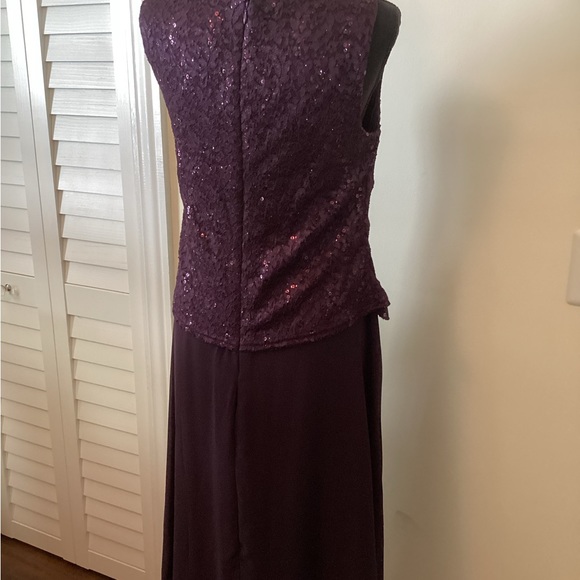 Two piece Evening gown.  Excellent condition.  Fully lined. Non smoking home. - Picture 4 of 6